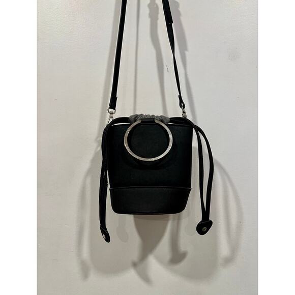 Steve Madden Minimalist Cross body Bucket Bag - Picture 2 of 9